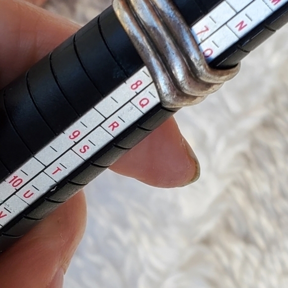 Vintage sterling Chevron‎ ring 7.5 - Picture 5 of 9